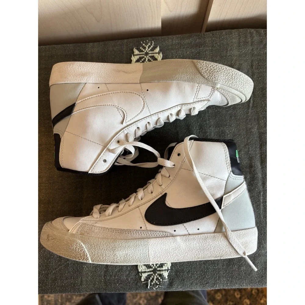 Nike Blazer Mid '77‎ SE Kids Size 5.5Y White Gray Mint Athletic Walking Shoes